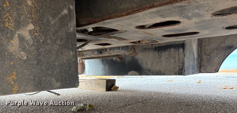 image for item EN5813 2012 IMT D0M1S3 J781688 service bed