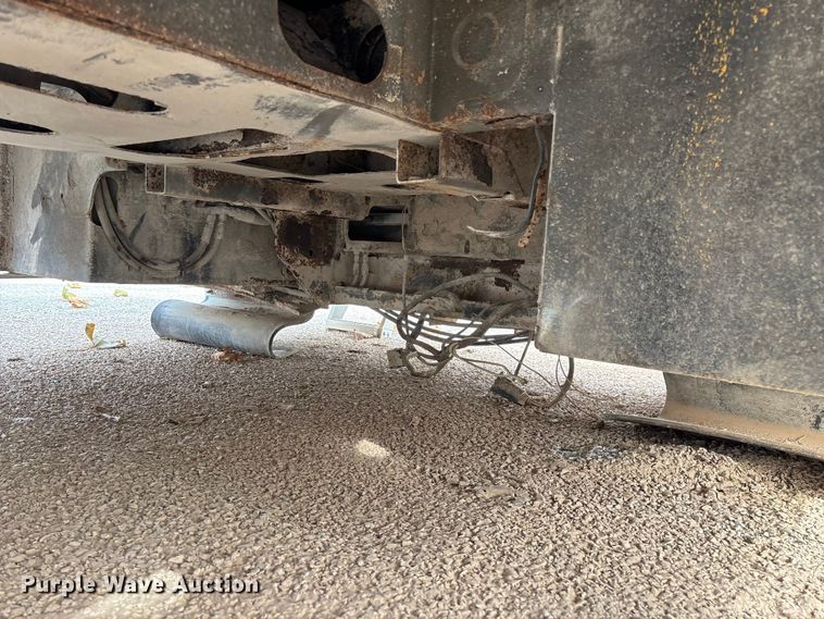 image for item EN5813 2012 IMT D0M1S3 J781688 service bed