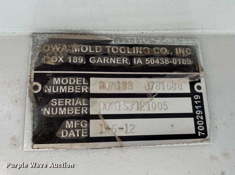 image for item EN5813 2012 IMT D0M1S3 J781688 service bed