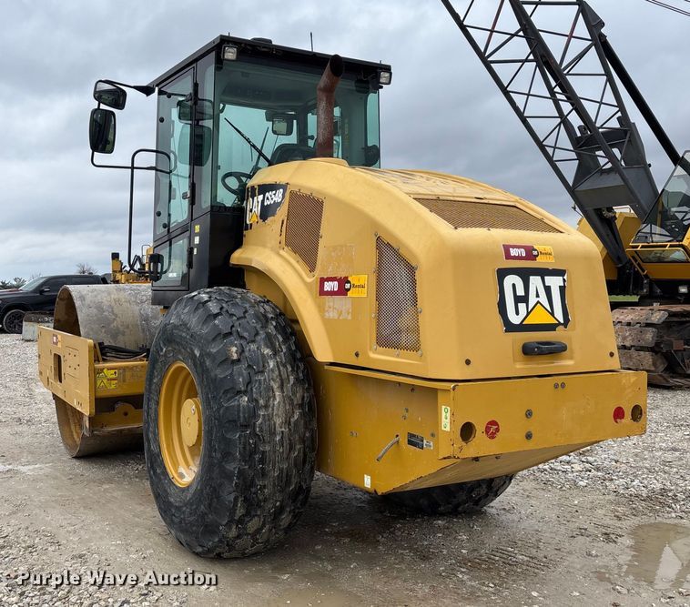 image for item EN5843 2016 Caterpillar CS54B single drum roller