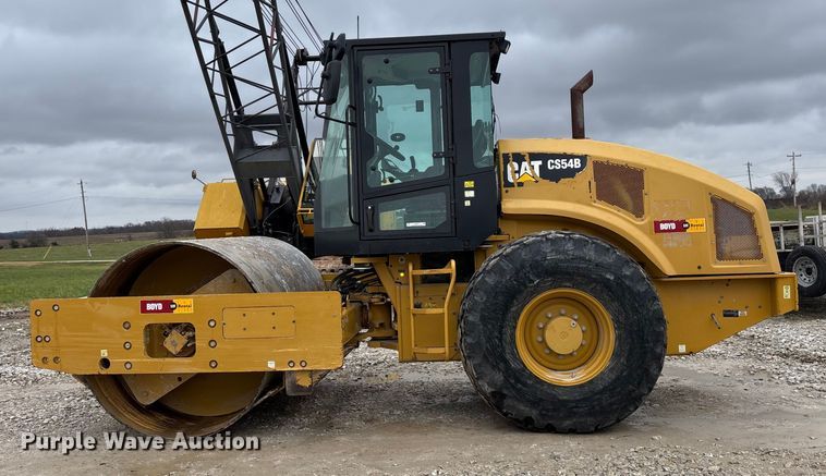 image for item EN5843 2016 Caterpillar CS54B single drum roller