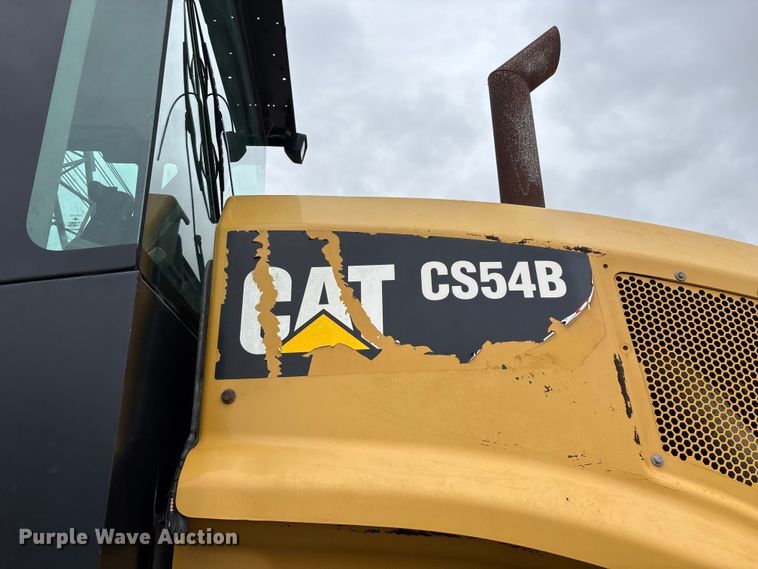 image for item EN5843 2016 Caterpillar CS54B single drum roller