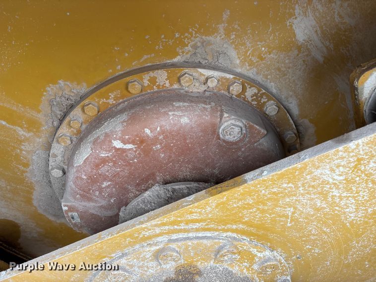 image for item EN5843 2016 Caterpillar CS54B single drum roller