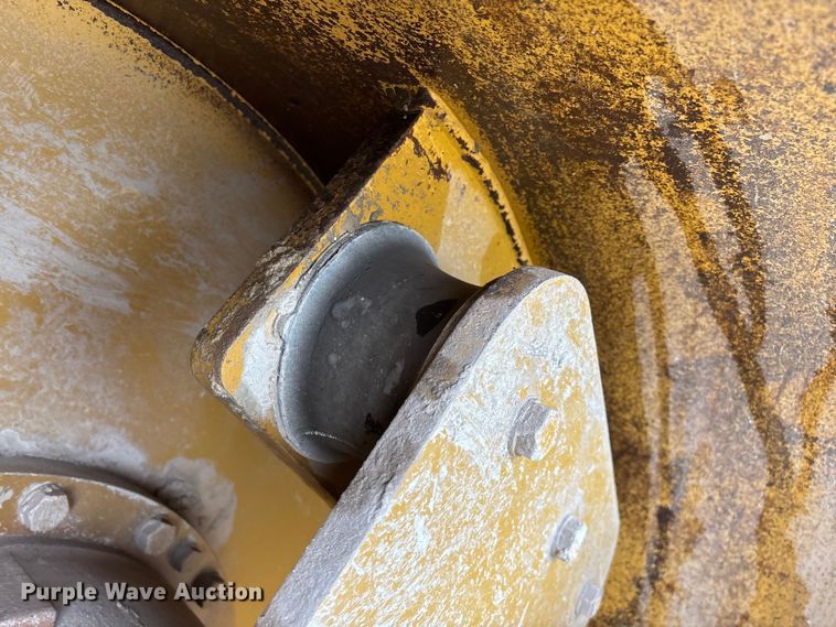 image for item EN5843 2016 Caterpillar CS54B single drum roller