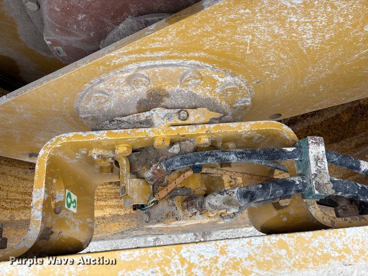 image for item EN5843 2016 Caterpillar CS54B single drum roller