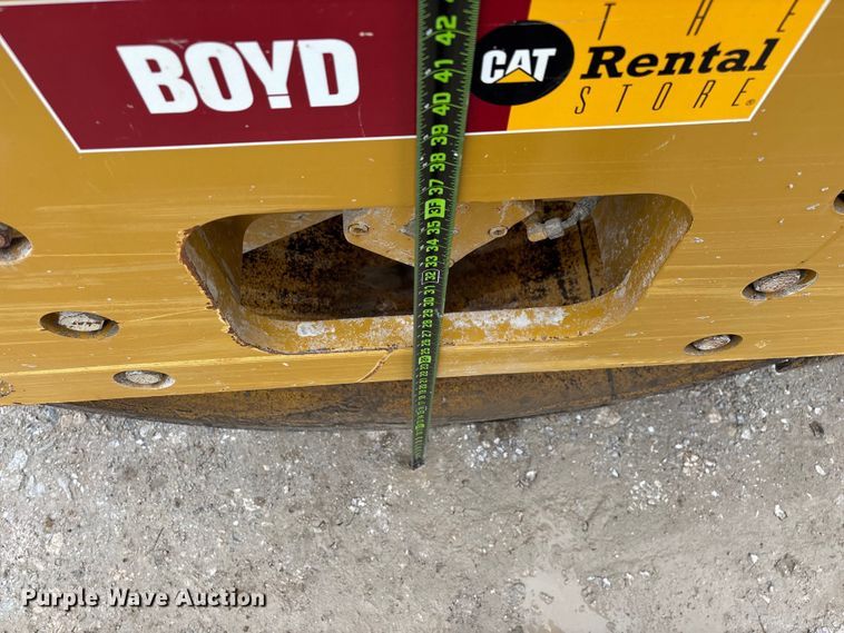 image for item EN5843 2016 Caterpillar CS54B single drum roller