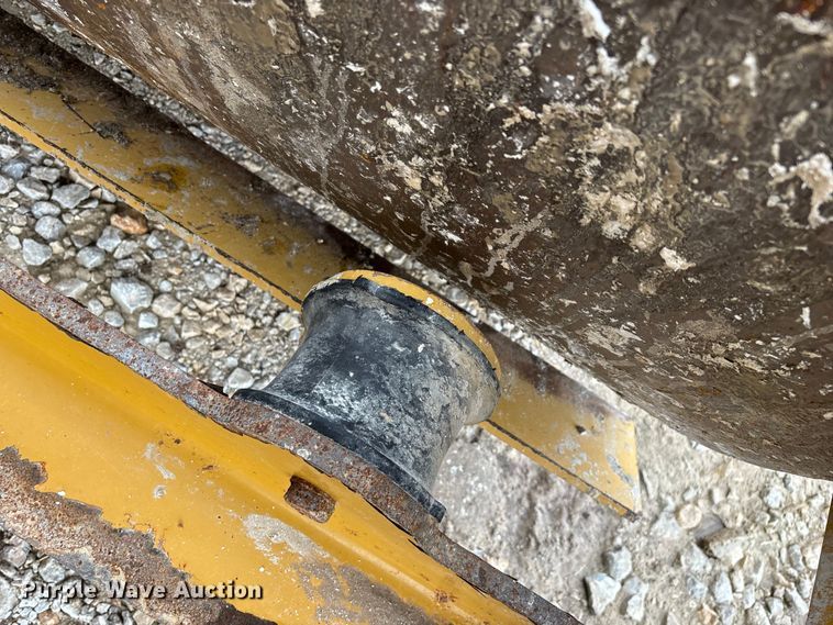 image for item EN5843 2016 Caterpillar CS54B single drum roller