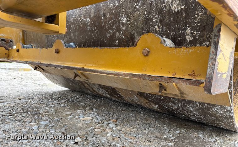 image for item EN5843 2016 Caterpillar CS54B single drum roller
