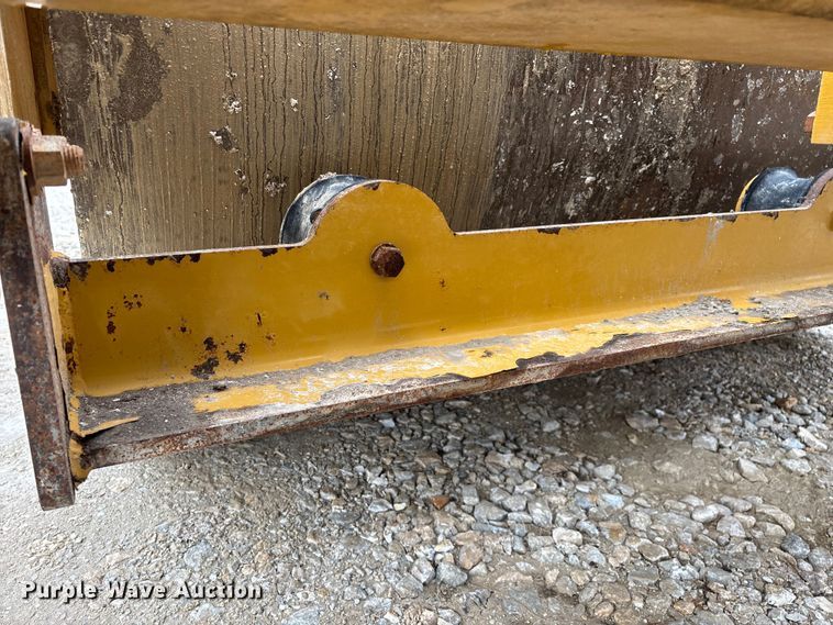 image for item EN5843 2016 Caterpillar CS54B single drum roller