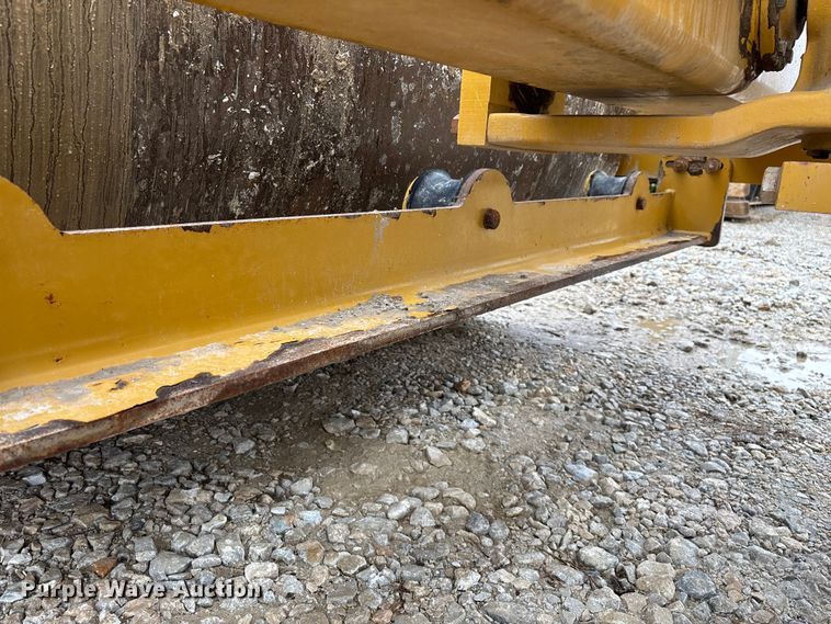 image for item EN5843 2016 Caterpillar CS54B single drum roller
