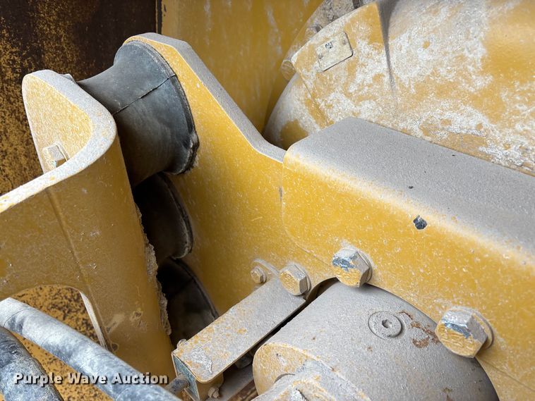 image for item EN5843 2016 Caterpillar CS54B single drum roller