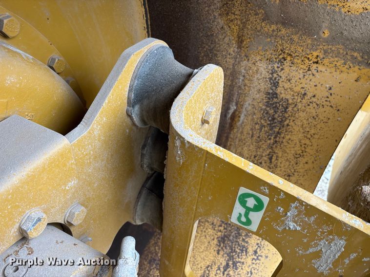 image for item EN5843 2016 Caterpillar CS54B single drum roller