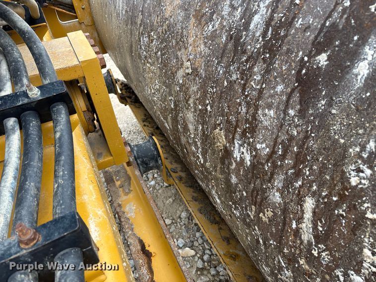 image for item EN5843 2016 Caterpillar CS54B single drum roller