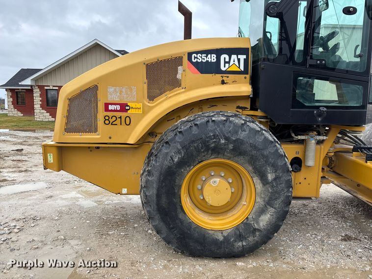 image for item EN5843 2016 Caterpillar CS54B single drum roller