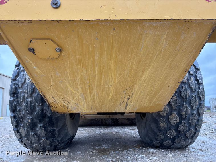 image for item EN5843 2016 Caterpillar CS54B single drum roller