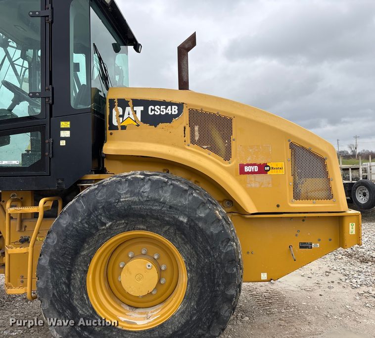 image for item EN5843 2016 Caterpillar CS54B single drum roller