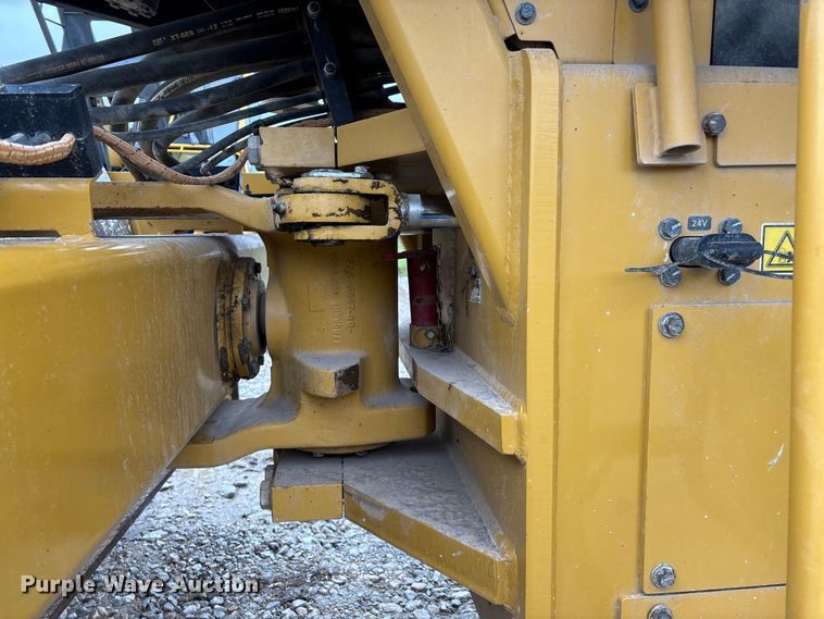 image for item EN5843 2016 Caterpillar CS54B single drum roller