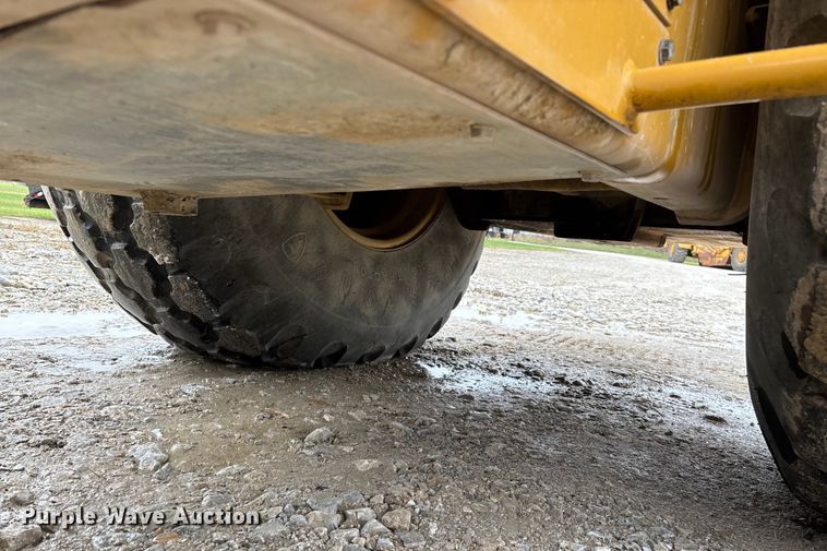 image for item EN5843 2016 Caterpillar CS54B single drum roller