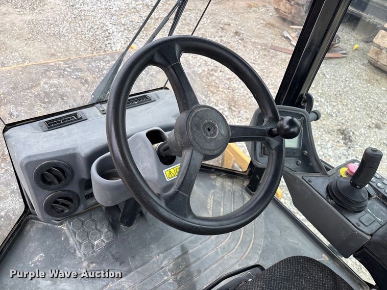 image for item EN5843 2016 Caterpillar CS54B single drum roller