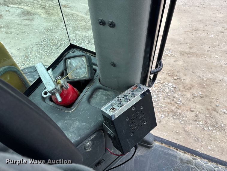 image for item EN5843 2016 Caterpillar CS54B single drum roller