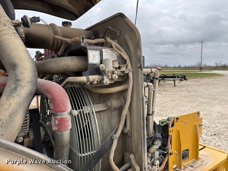 image for item EN5843 2016 Caterpillar CS54B single drum roller