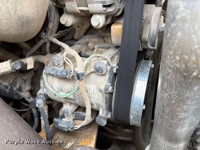 image for item EN5843 2016 Caterpillar CS54B single drum roller