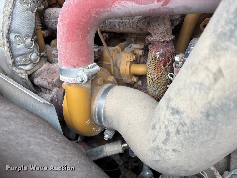 image for item EN5843 2016 Caterpillar CS54B single drum roller