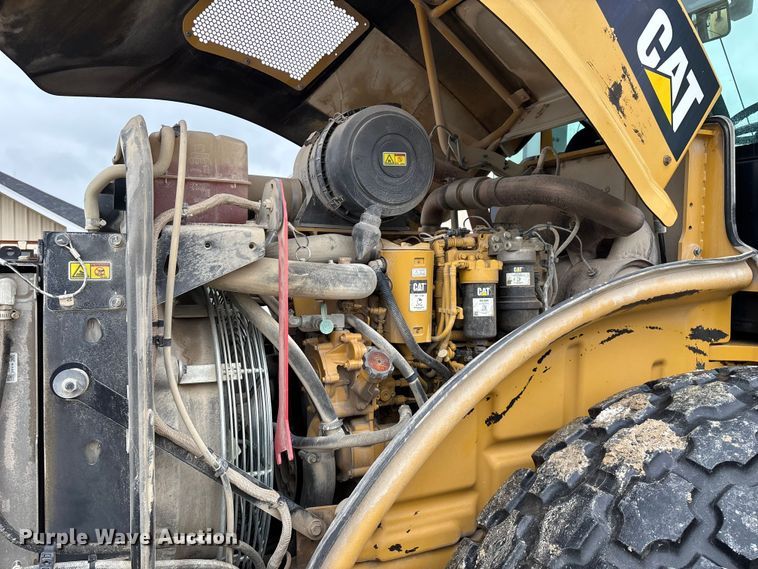 image for item EN5843 2016 Caterpillar CS54B single drum roller