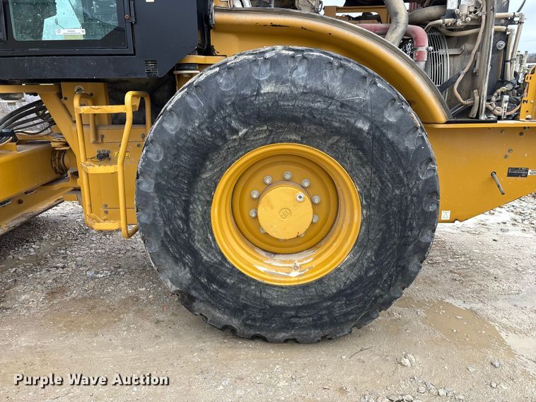 image for item EN5843 2016 Caterpillar CS54B single drum roller