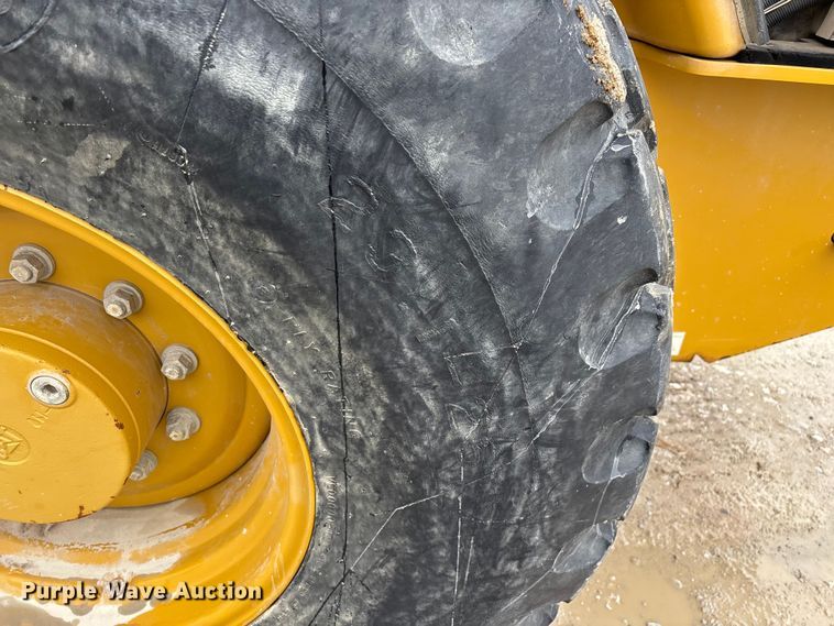 image for item EN5843 2016 Caterpillar CS54B single drum roller