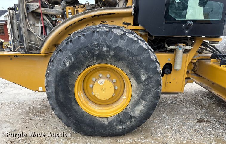 image for item EN5843 2016 Caterpillar CS54B single drum roller