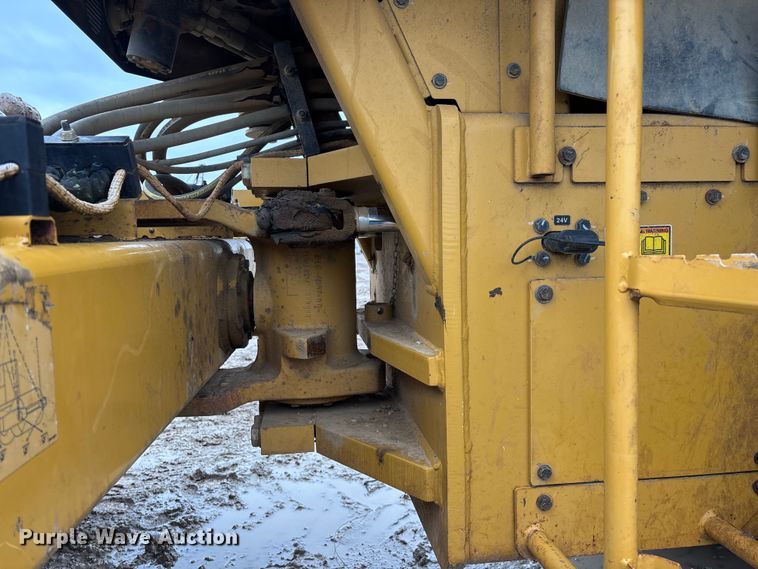 image for item EN5844 2015 Caterpillar CP54B single drum roller