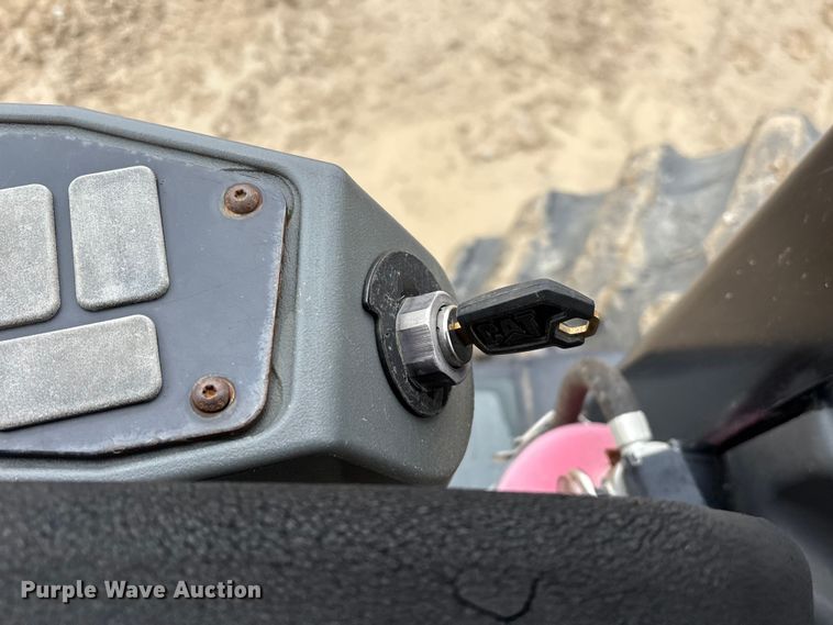 image for item EN5844 2015 Caterpillar CP54B single drum roller