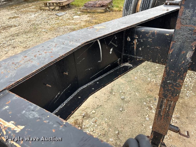 image for item EN5852 2008 Load King FL 201 SF booster axle 