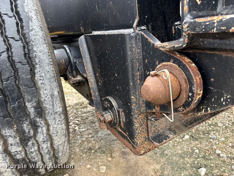 image for item EN5852 2008 Load King FL 201 SF booster axle 