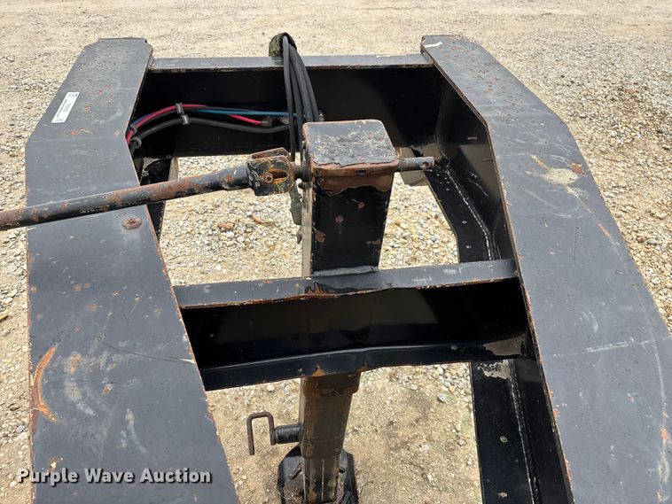 image for item EN5852 2008 Load King FL 201 SF booster axle 