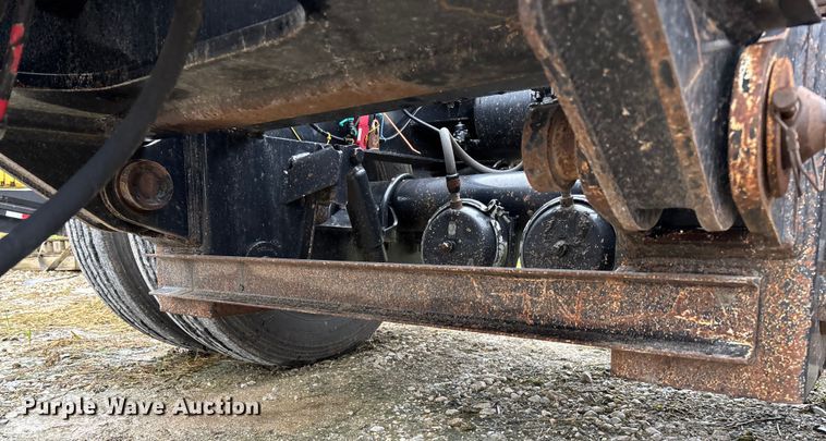 image for item EN5852 2008 Load King FL 201 SF booster axle 