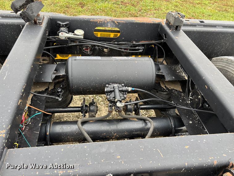 image for item EN5852 2008 Load King FL 201 SF booster axle 