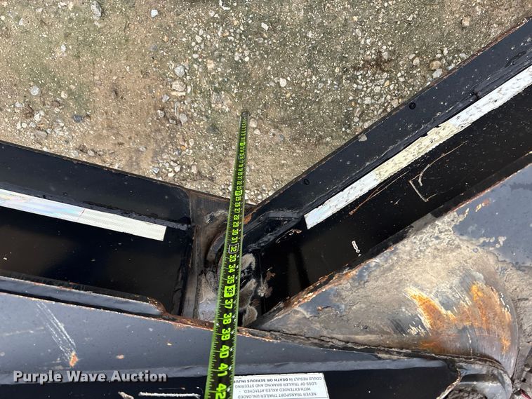 image for item EN5852 2008 Load King FL 201 SF booster axle 