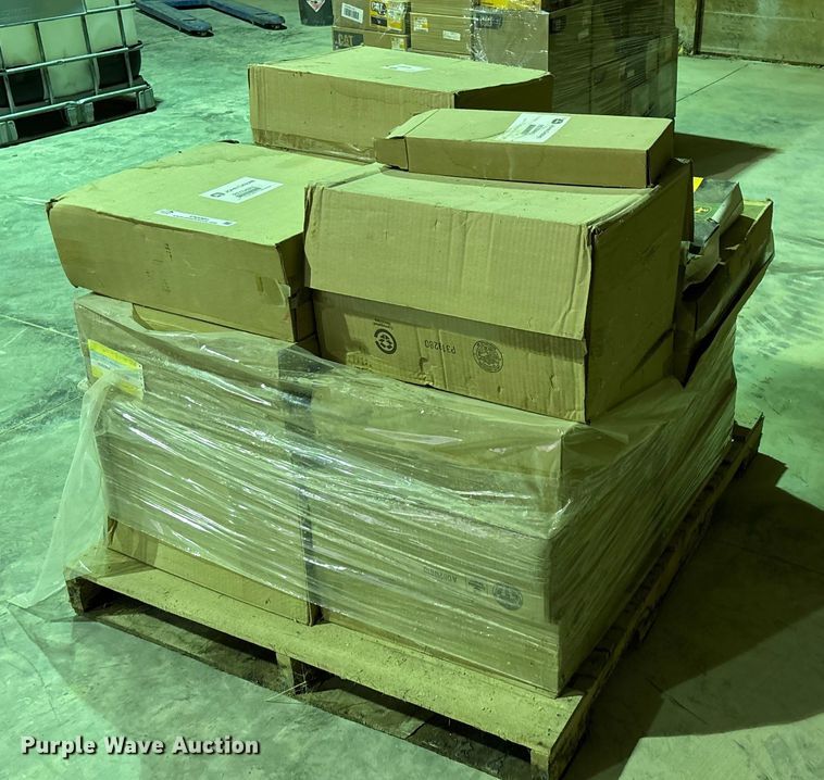 image for item EN5860 Pallet of John Deere filters