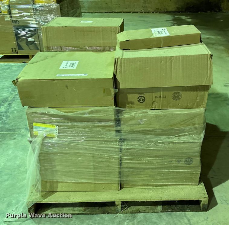 image for item EN5860 Pallet of John Deere filters