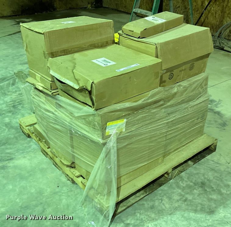 image for item EN5860 Pallet of John Deere filters