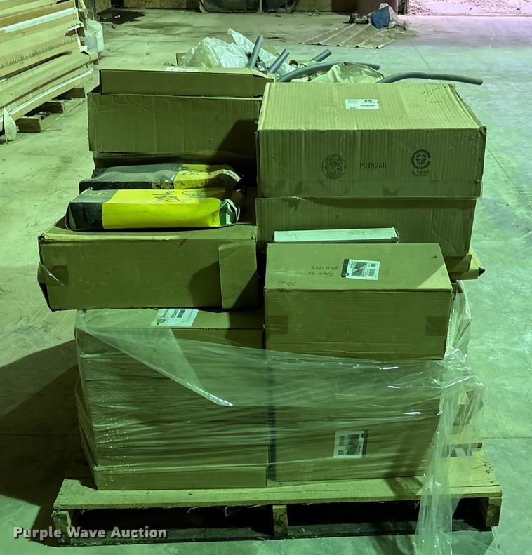 image for item EN5860 Pallet of John Deere filters