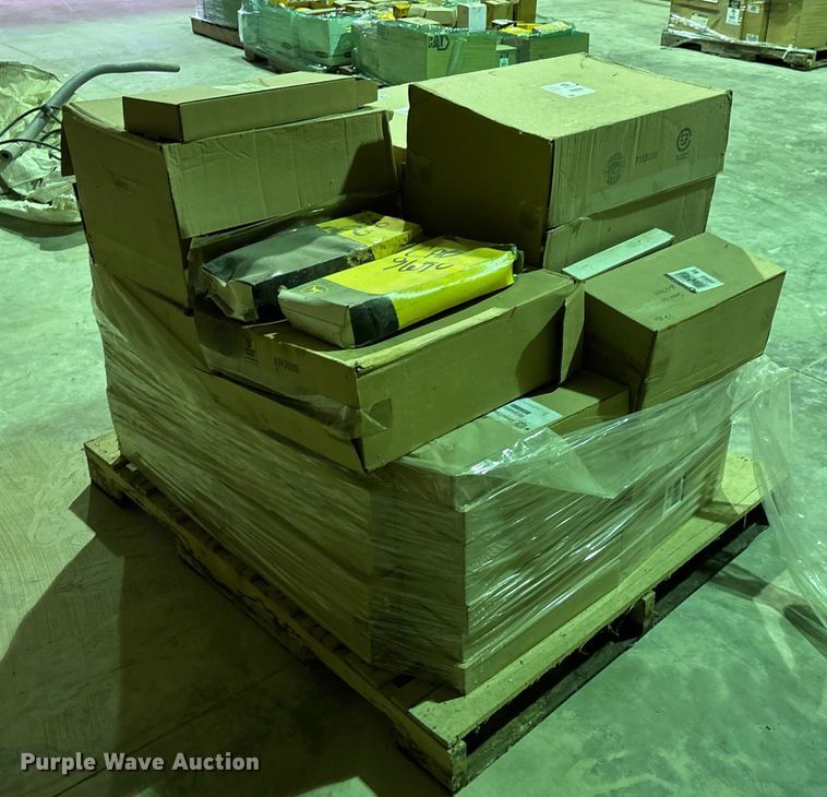image for item EN5860 Pallet of John Deere filters