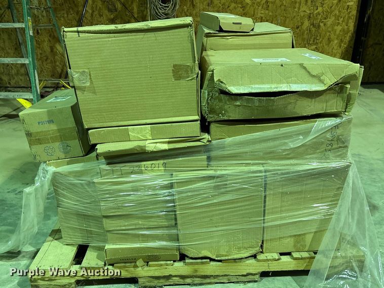 image for item EN5860 Pallet of John Deere filters