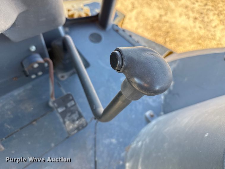 image for item EP0962 2005 John Deere 310G backhoe