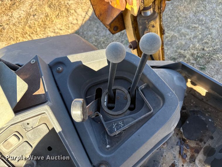 image for item EP0962 2005 John Deere 310G backhoe