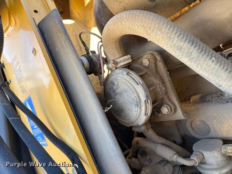 image for item EP0962 2005 John Deere 310G backhoe