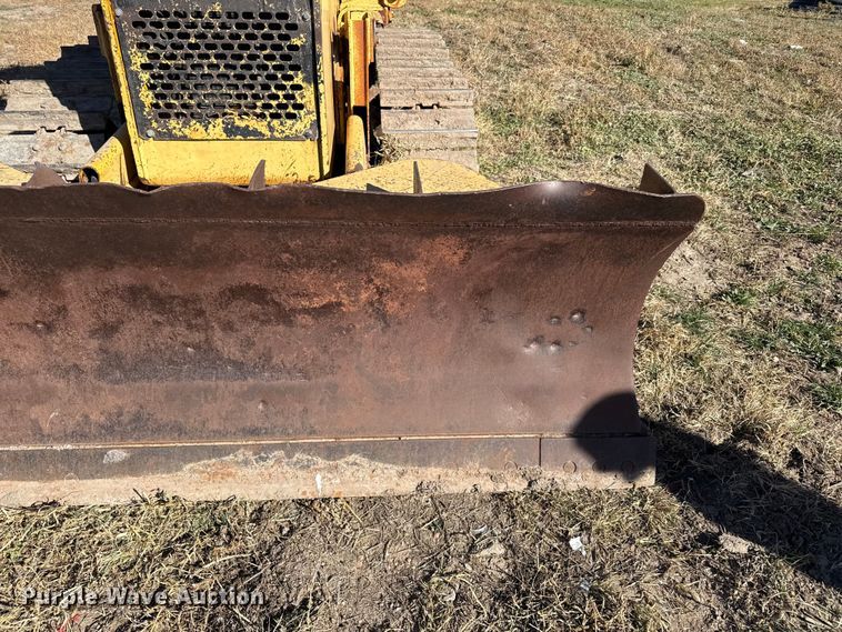 image for item EP0963 1989 John Deere 400G dozer