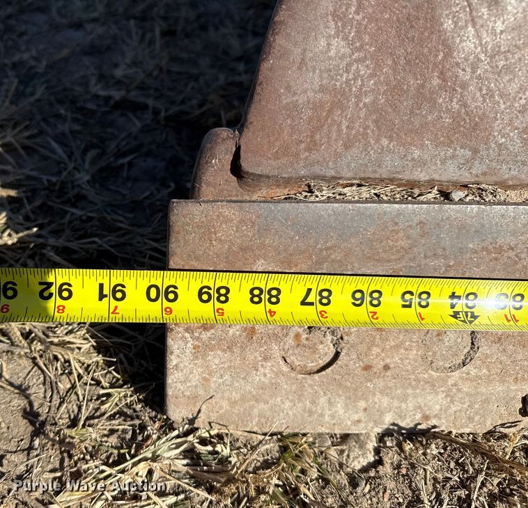 image for item EP0963 1989 John Deere 400G dozer